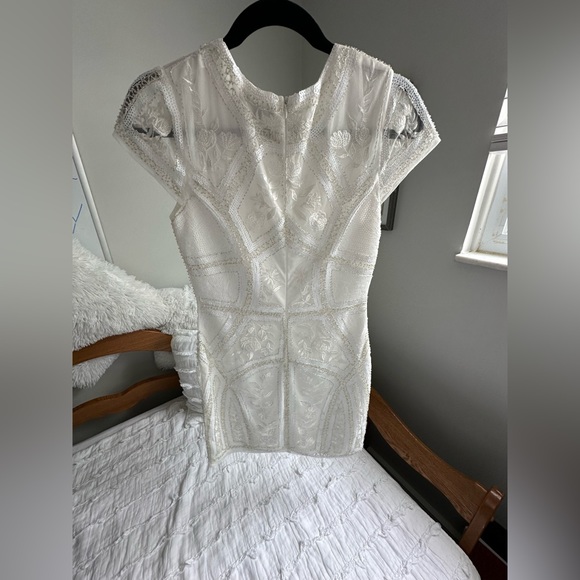 Lulus bodycon white lace/sequin dress - Picture 2 of 5